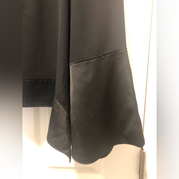 🥳B-DAY SALE❤️NWT Cinq A Sept Maia Flare-Sleeve Keyhole Blouse - Picture 5 of 11